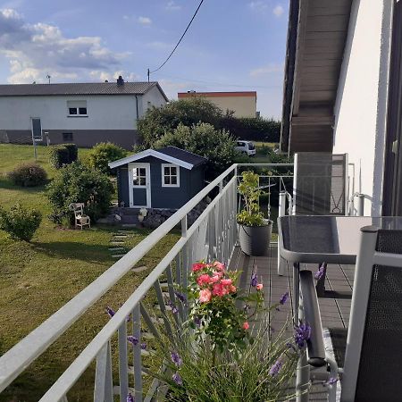 Eifelstern-Schoene Ferienwohnung Mit Balkon Kalenborn-Scheuern Kültér fotó